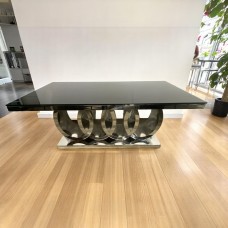 Circular link dining table Circular link dining table