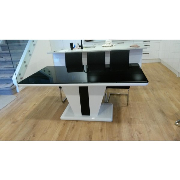 Modern 6 Seater dining suite Modern 6 Seater dining suite