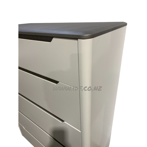 Carnation chest of drawers