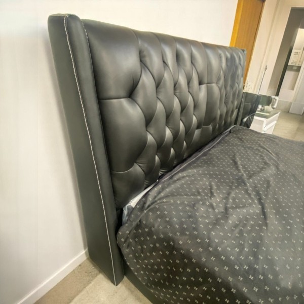 Luxurious Chesterfield Leather bed frame -Black 