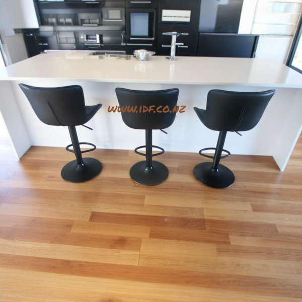 Cushy bar stool - Black 