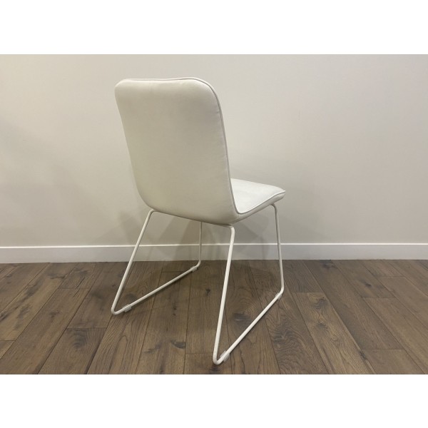 A882 Modern white chair A882 Modern white chair