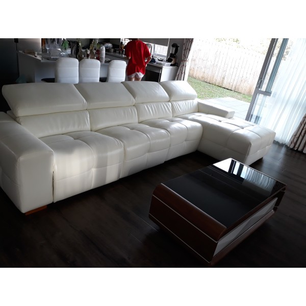 Quality L-shaped Italian leather sofa Quality L-shaped Italian leather sofa