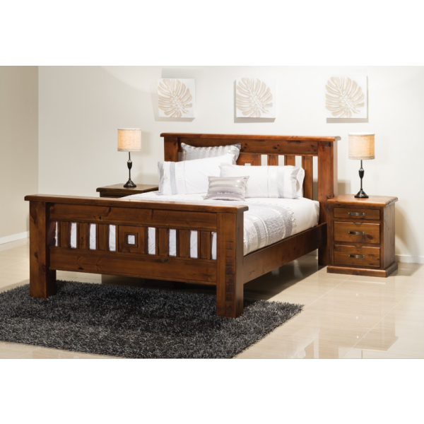 Rough saw cut style king size bed